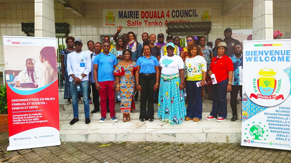 LE PERSONNEL DE LA MAIRIE DE DOUALA 4 SENSIBILISE A LA DREPANOCYTOSE PAR L’ASSOCIATION AISAD A L’OCCASION DE LA JOURNEE MONDIALE DE LA DREPANOCYTOSE.